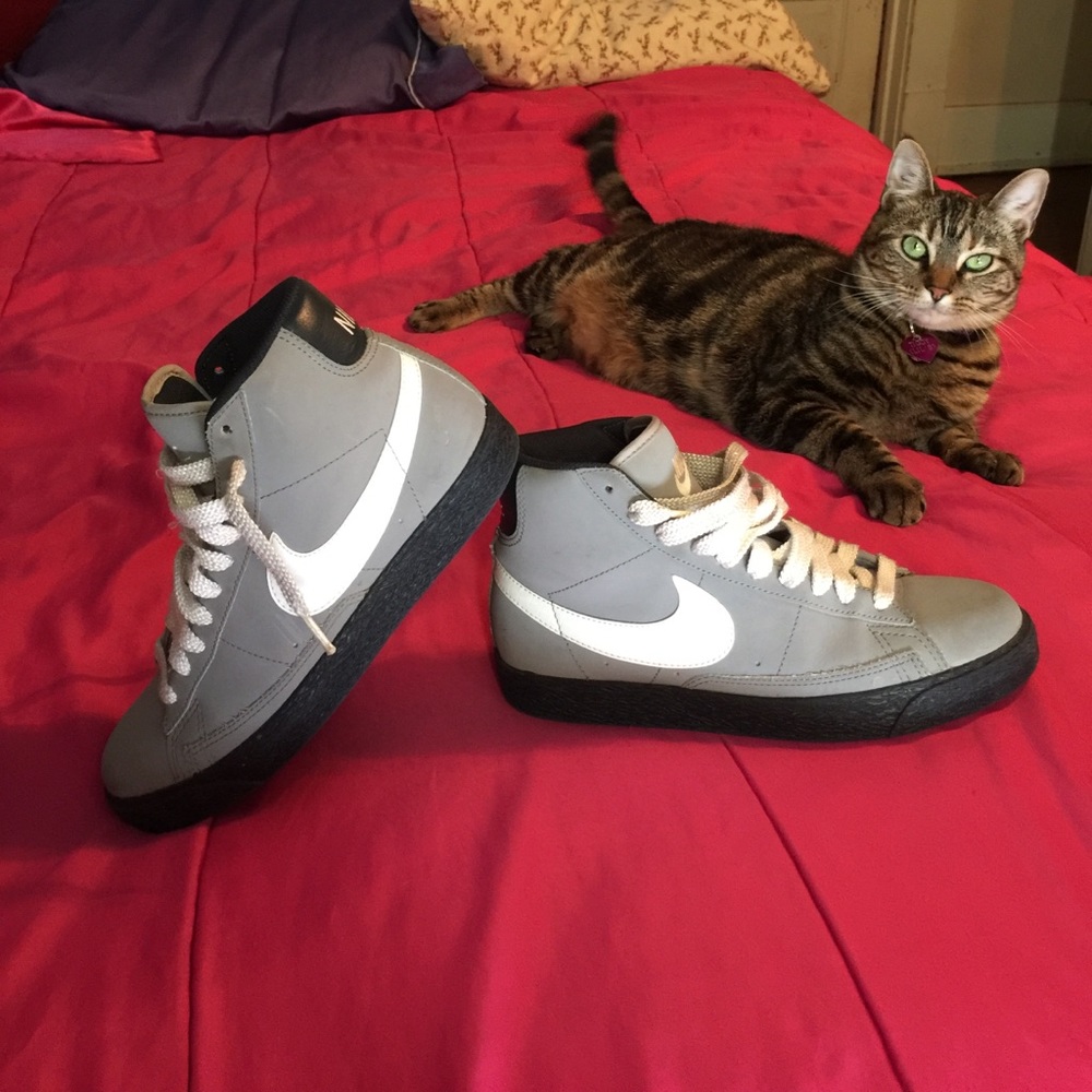 ❌SOLD❌Nike High Tops 5Y- 6 1/2 W